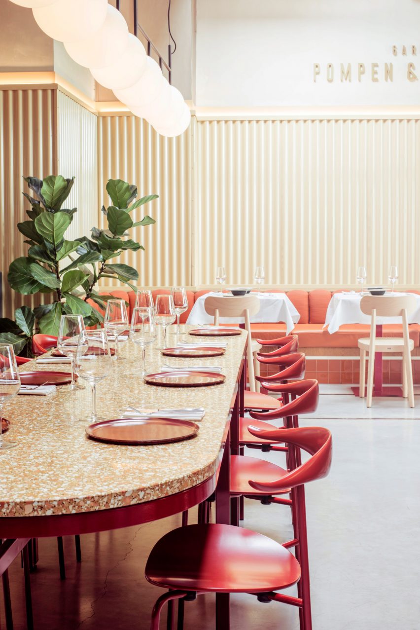 Interiors of Garage Pompen & Verlouw restaurant by Studio 34 South