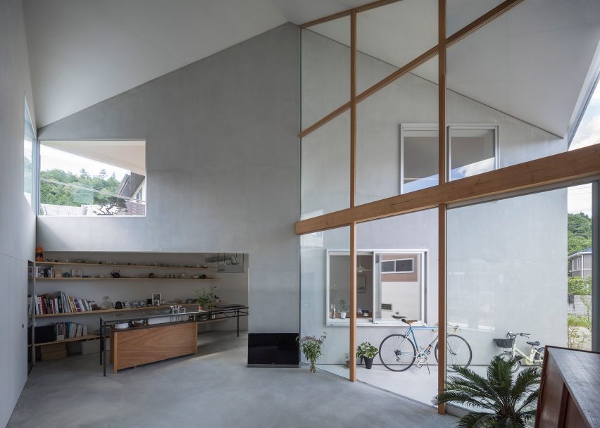 House in Sonobe by Tato Architects