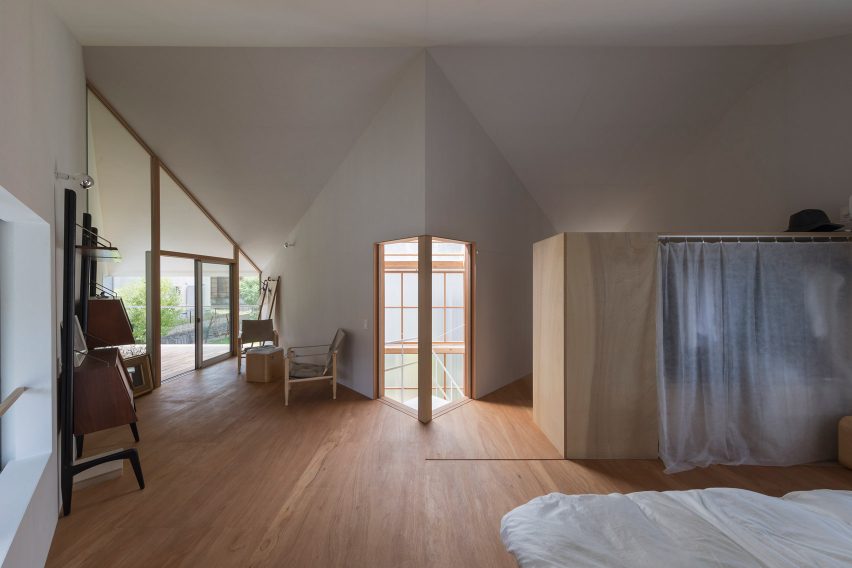House in Sonobe by Tato Architects