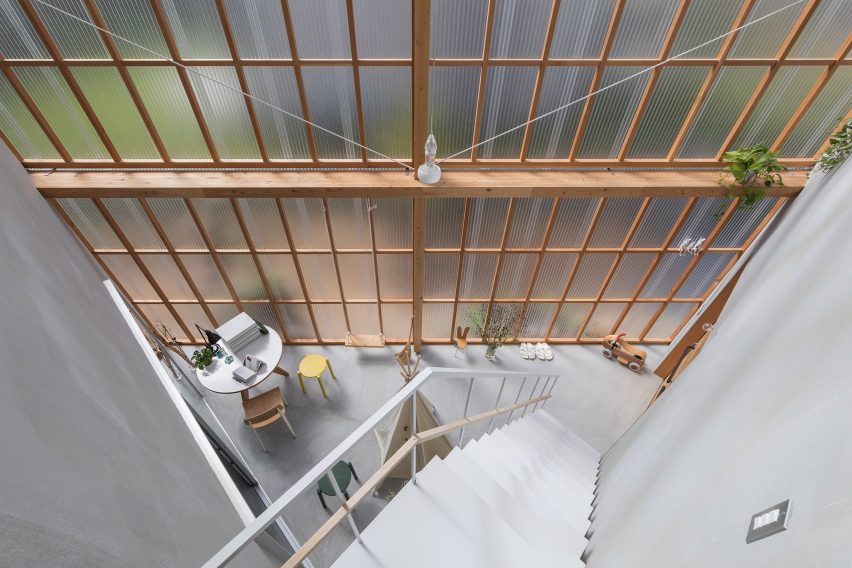 House in Sonobe by Tato Architects