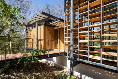 Jungle Frame House by Studio Saxe