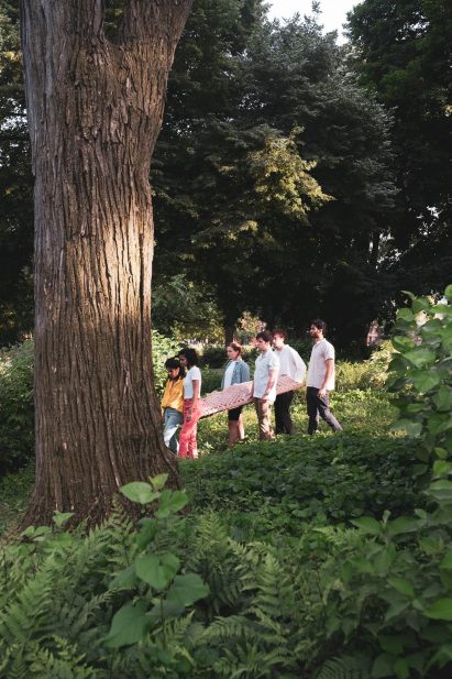 Shaina Garfield Leaves sustainable coffin