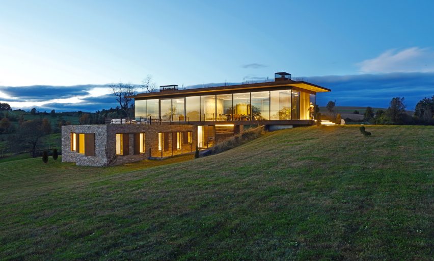 Link Farm House by Slade