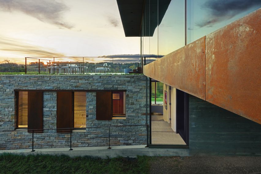 Link Farm House by Slade