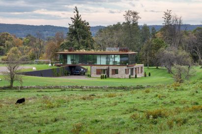 Link Farm House by Slade