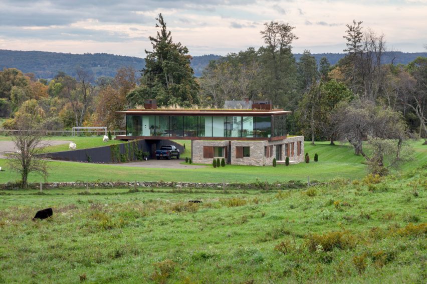 Link Farm House by Slade