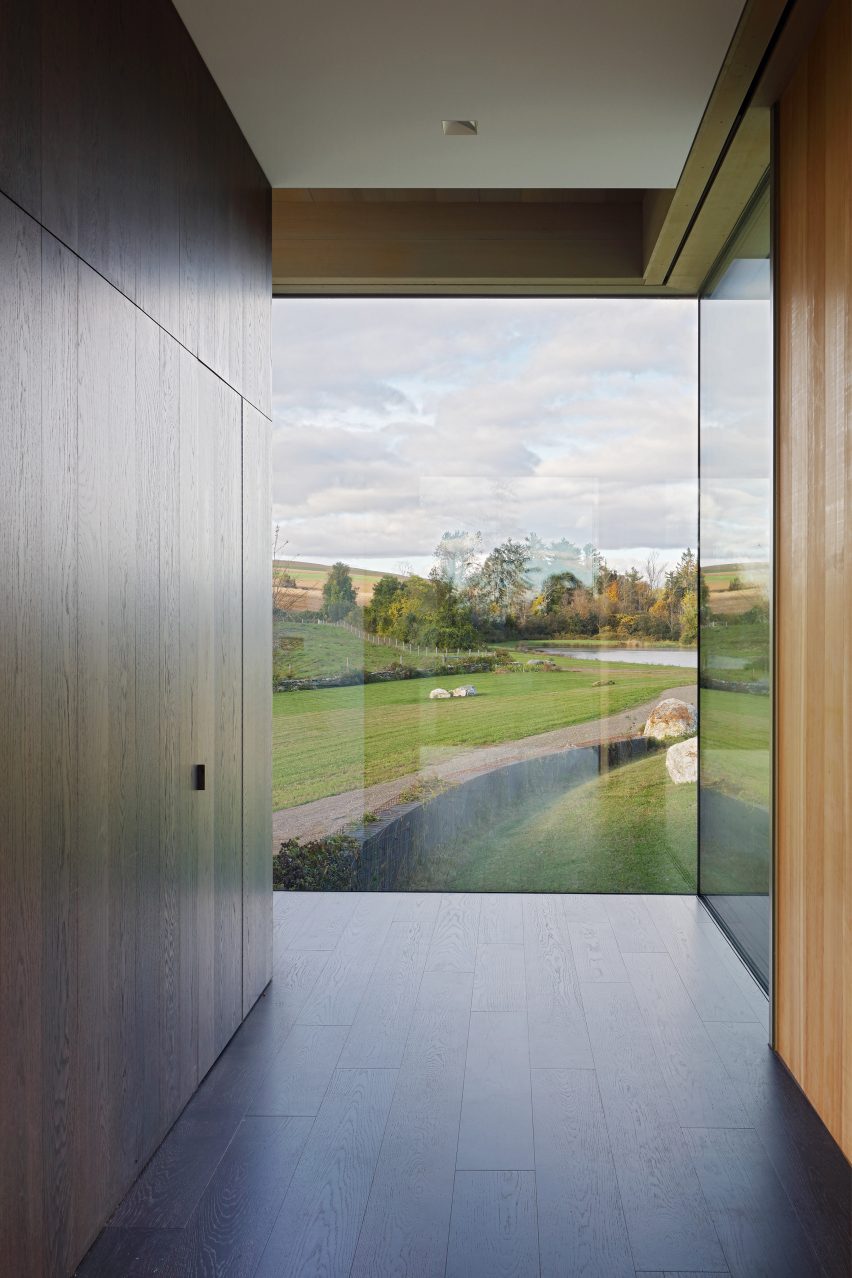 Link Farm House by Slade