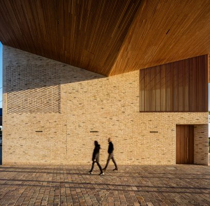 Maitland Riverlink by CHROFI and McGregor Coxall