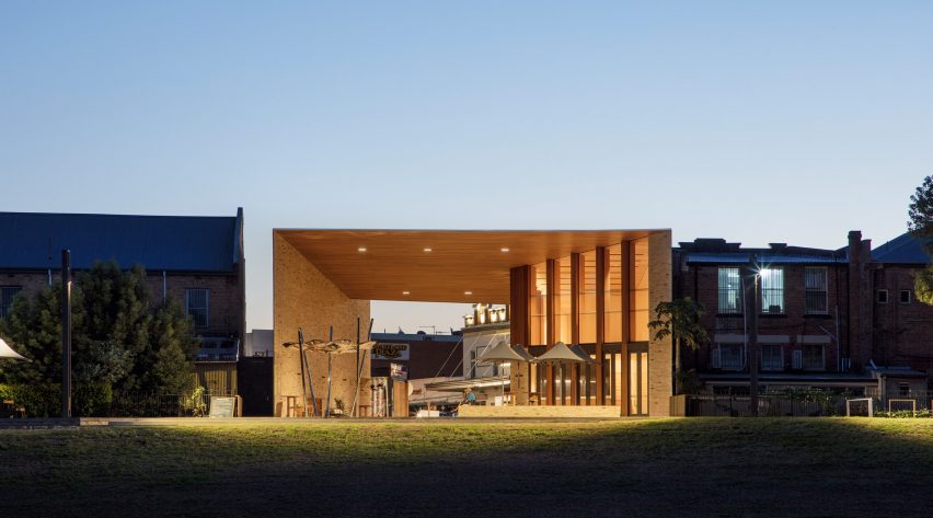 Maitland Riverlink by CHROFI and McGregor Coxall