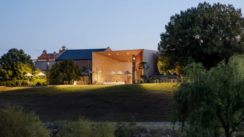 Maitland Riverlink by CHROFI and McGregor Coxall