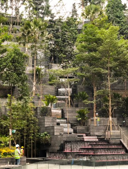 World’s tallest indoor waterfall in Moshe Safdie's Changi airport