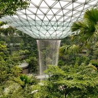 World’s tallest indoor waterfall in Moshe Safdie's Changi airport