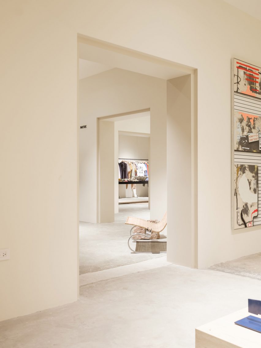 Notre interior renovation by Norman Kelley