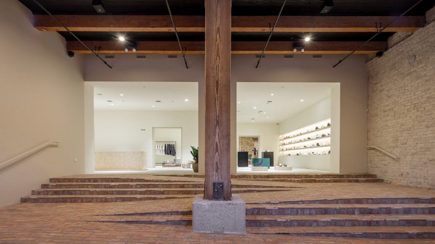 Notre interior renovation by Norman Kelley