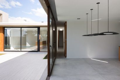 Rex House by Felipe Gonzalez Arzac