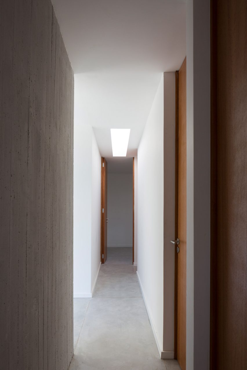 Rex House by Felipe Gonzalez Arzac
