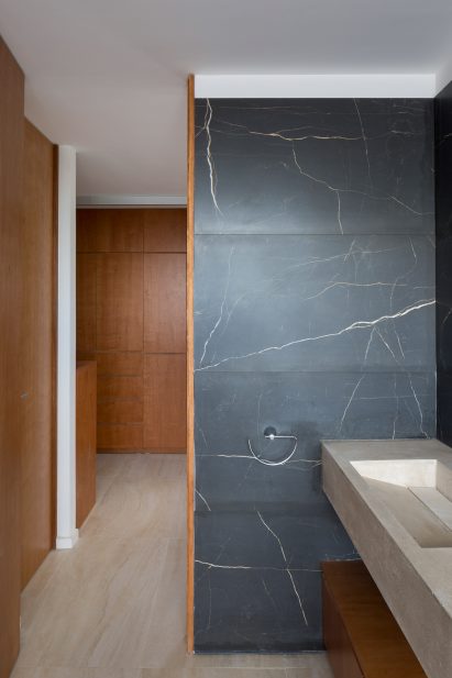 Rex House by Felipe Gonzalez Arzac