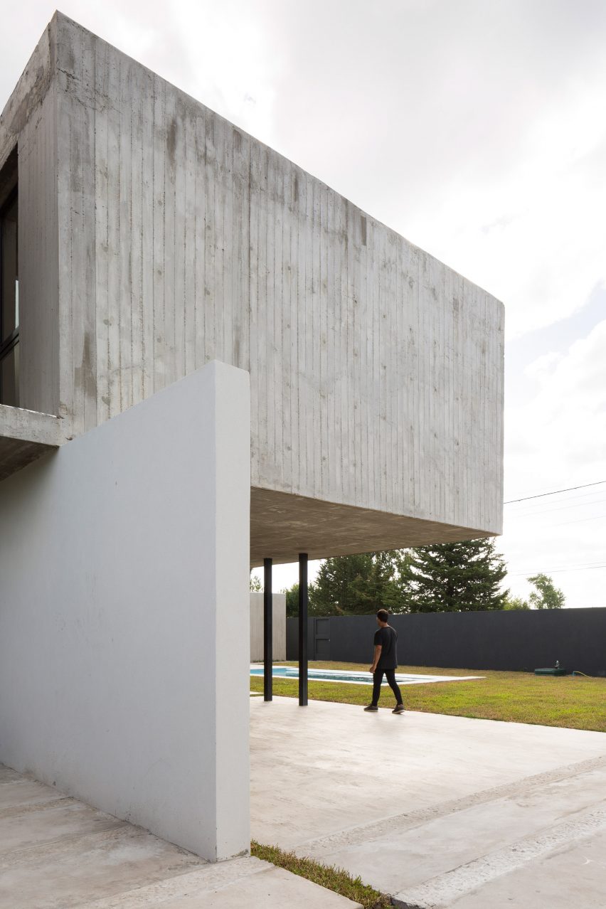 Rex House by Felipe Gonzalez Arzac
