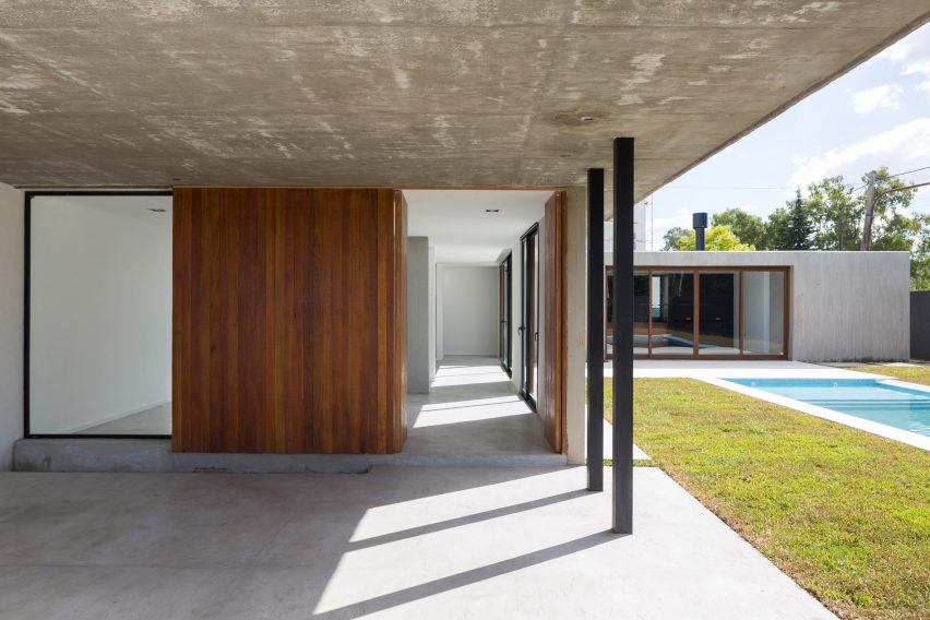 Rex House by Felipe Gonzalez Arzac