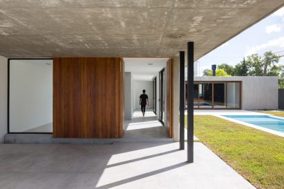 Rex House by Felipe Gonzalez Arzac