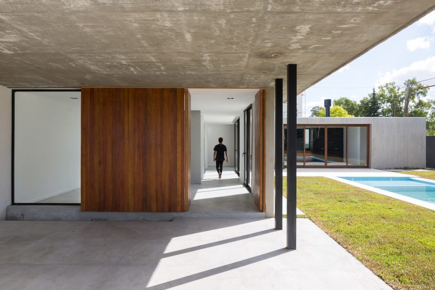 Rex House by Felipe Gonzalez Arzac