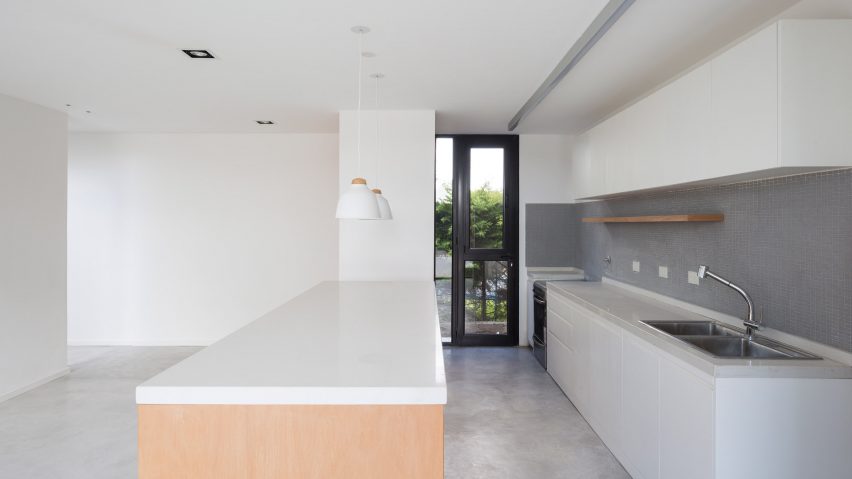 Rex House by Felipe Gonzalez Arzac