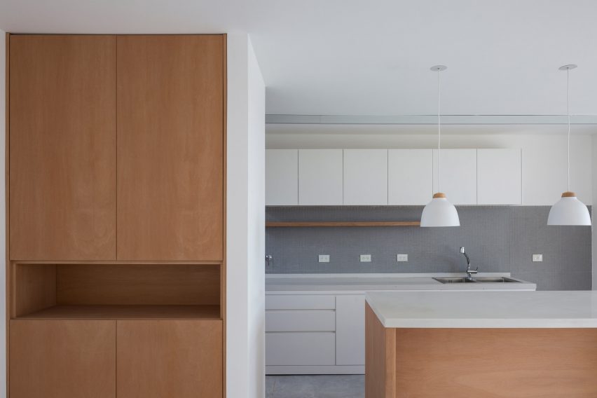 Rex House by Felipe Gonzalez Arzac