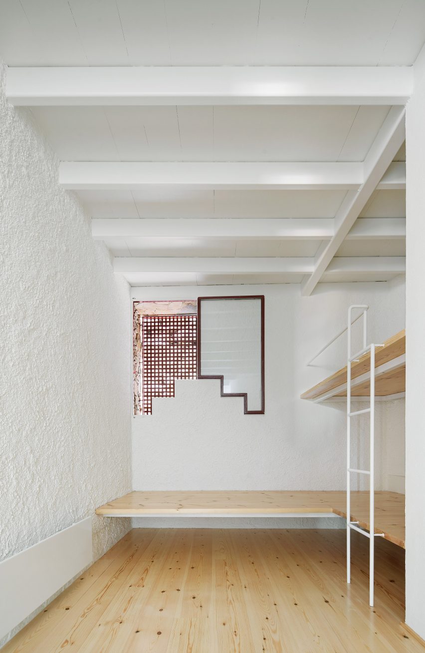Single family house in Palau-Sator by Arquitectura-G