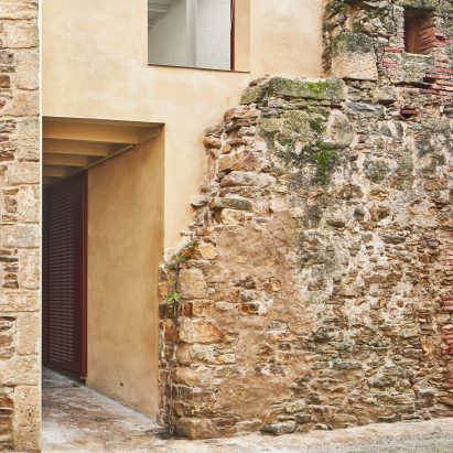 Single family house in Palau-Sator by Arquitectura-G