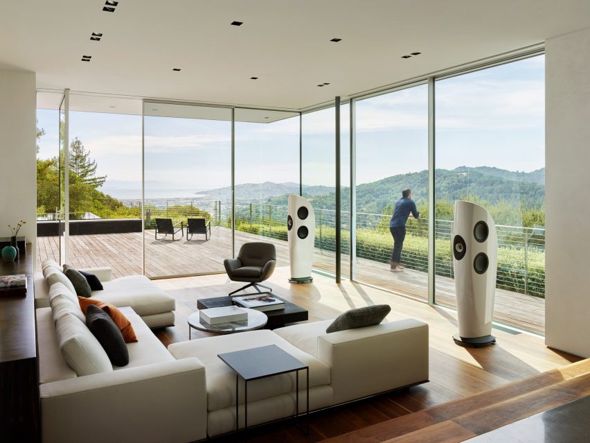 Spring Road house by EYRC Architects