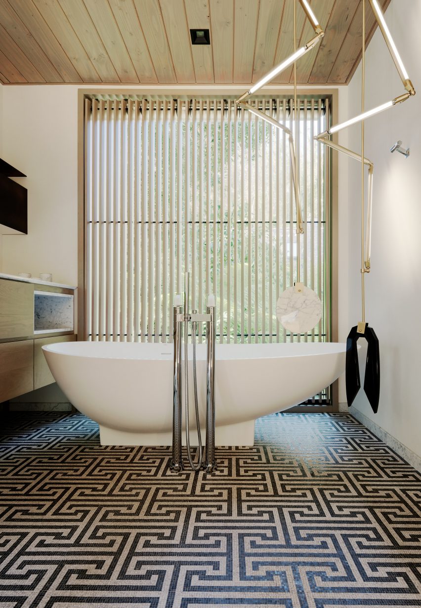 Twin Peaks Residence by Feldman Architects