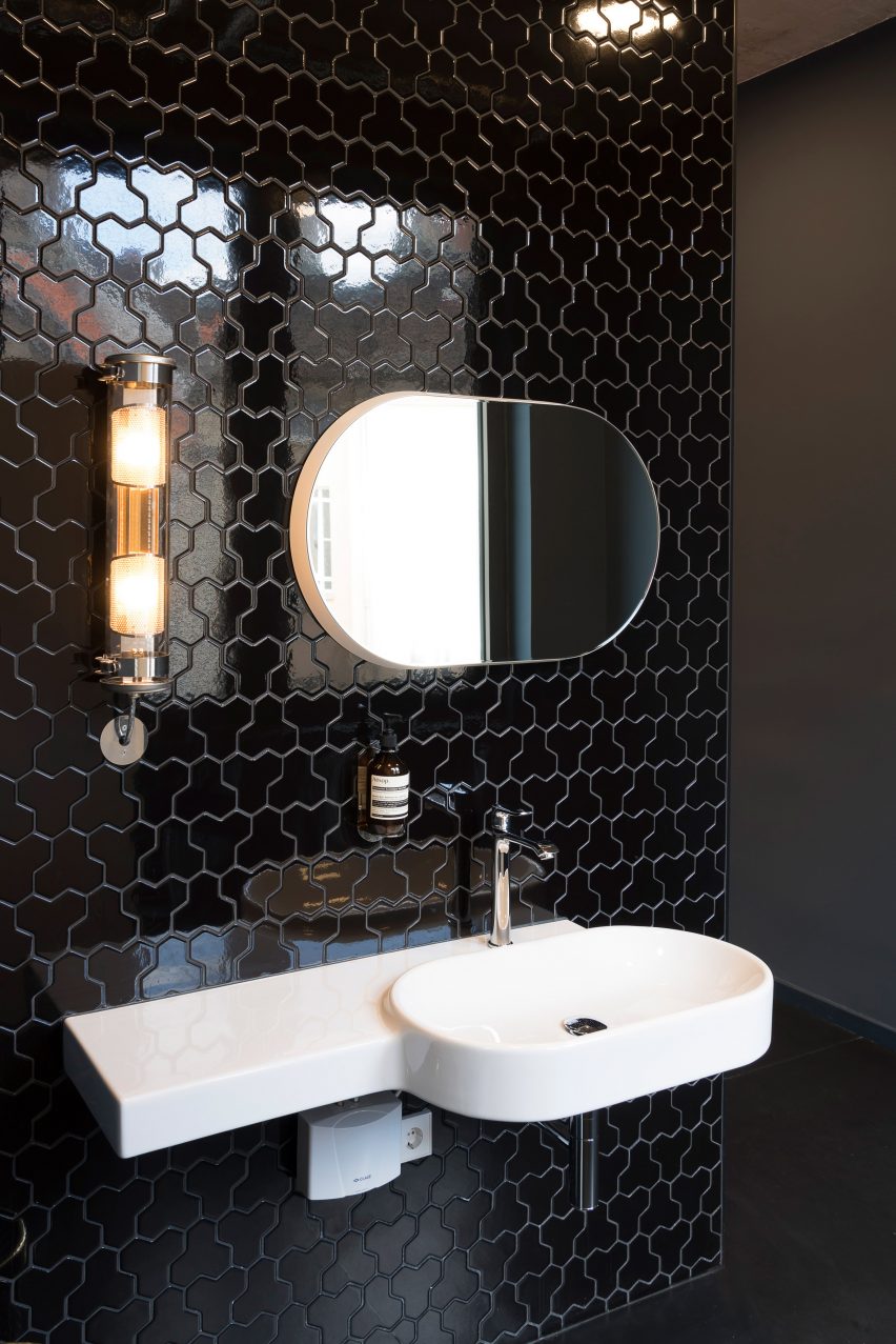 Interiors of The Urban Dentist by Studio Karhard