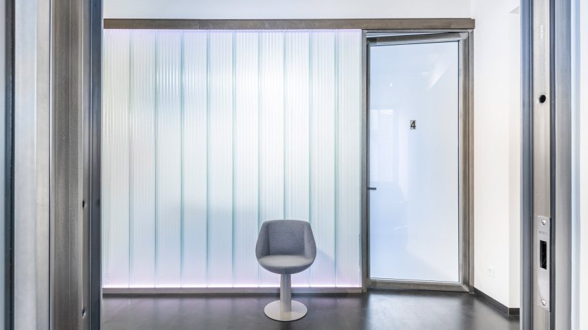 Interiors of The Urban Dentist by Studio Karhard