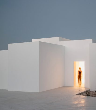 Villa Catwalk by Nomo Studio in Menorca
