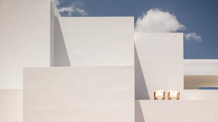 Villa Catwalk by Nomo Studio in Menorca