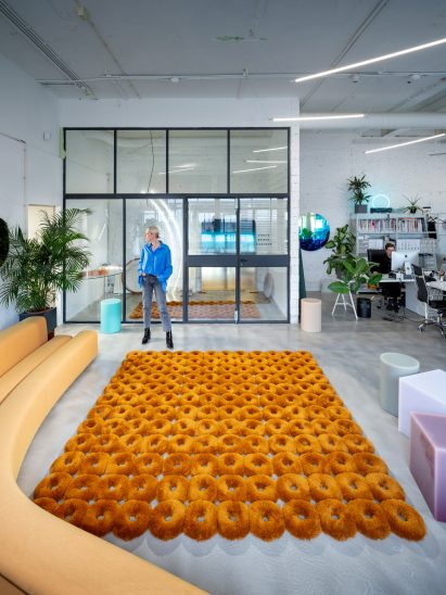 Carpet Sign Richard Hutten