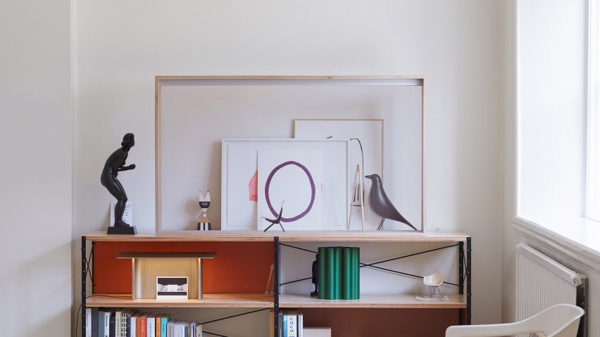 Vitra Panasonic Vitrine glass television