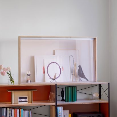 Vitra Panasonic Vitrine glass television