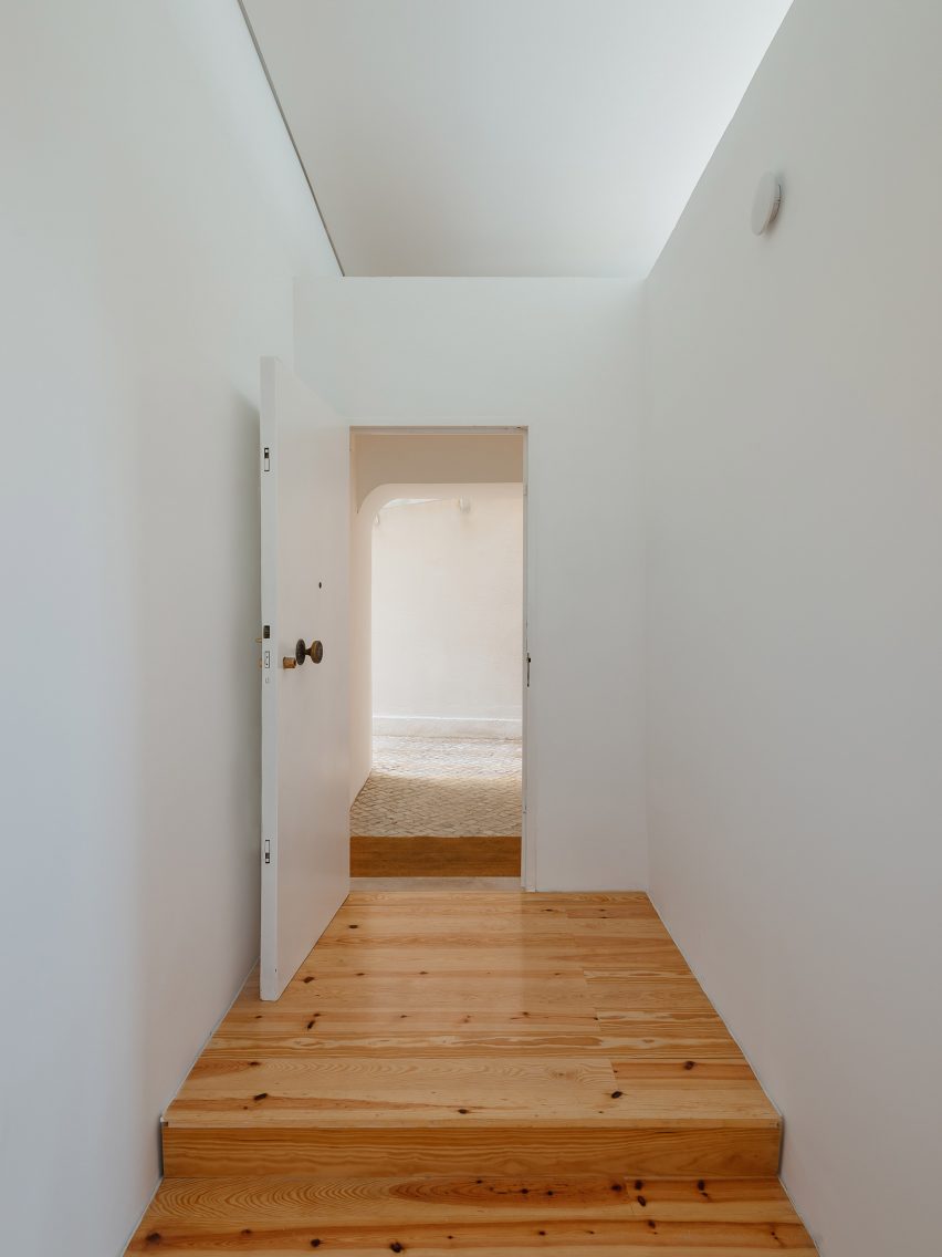 Apartment in Lapa by Filipe Fonseca Costa
