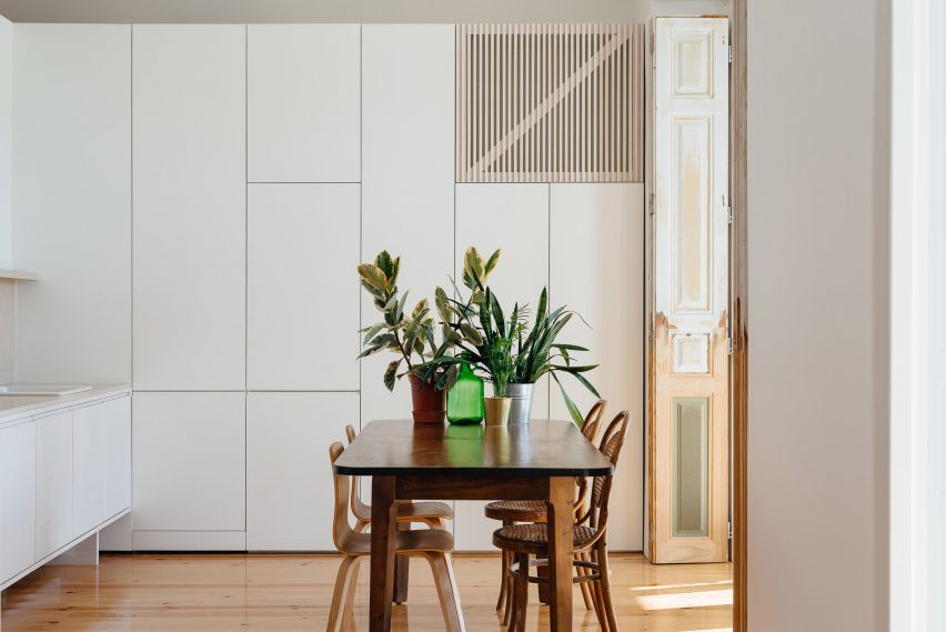 Apartment in Lapa by Filipe Fonseca Costa