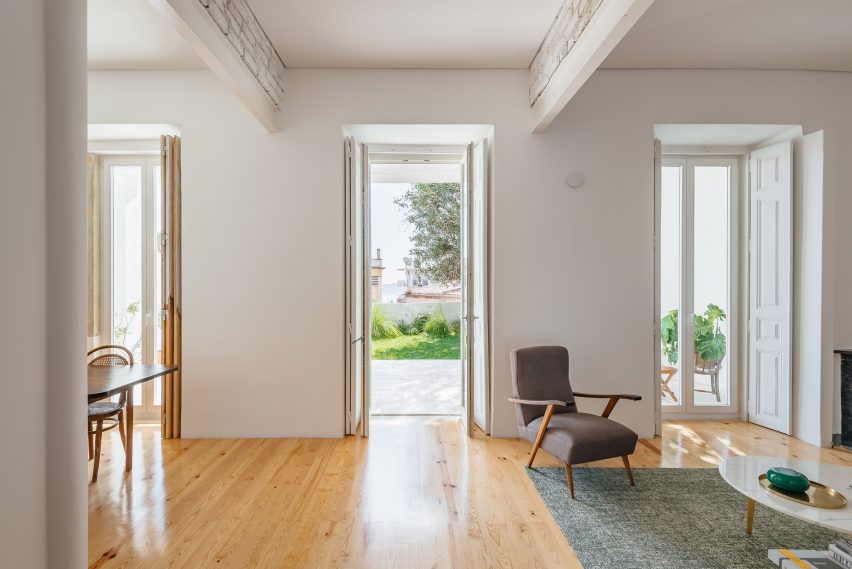 Apartment in Lapa by Filipe Fonseca Costa