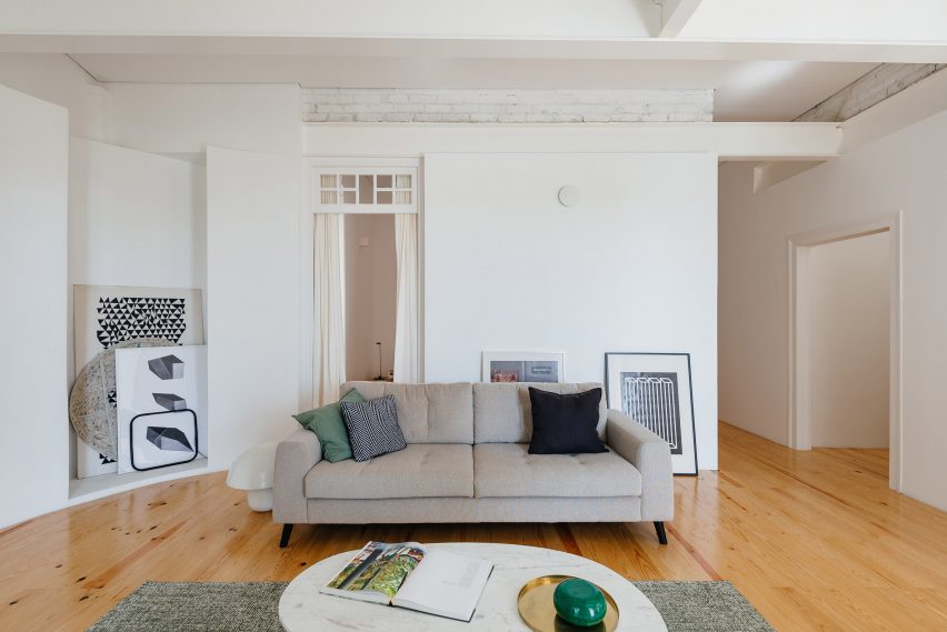Apartment in Lapa by Filipe Fonseca Costa