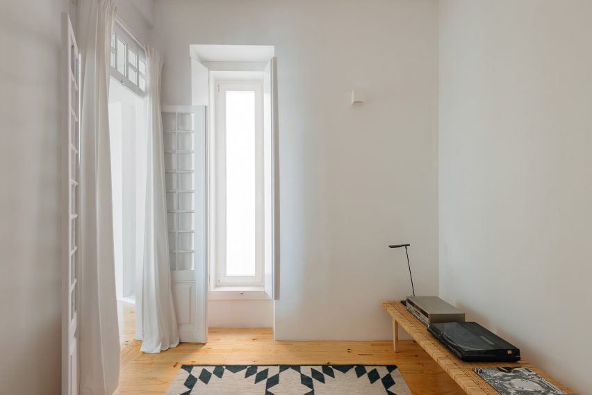 Apartment in Lapa by Filipe Fonseca Costa