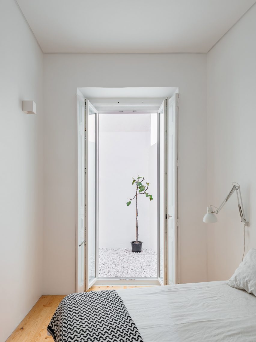 Apartment in Lapa by Filipe Fonseca Costa