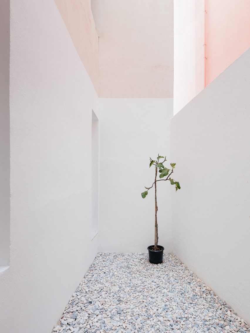 Apartment in Lapa by Filipe Fonseca Costa
