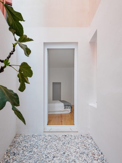 Apartment in Lapa by Filipe Fonseca Costa