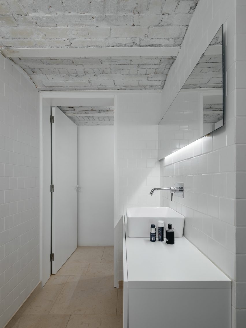 Apartment in Lapa by Filipe Fonseca Costa