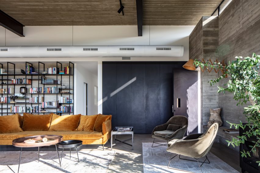 Bare House by Jacobs Yaniv Architects