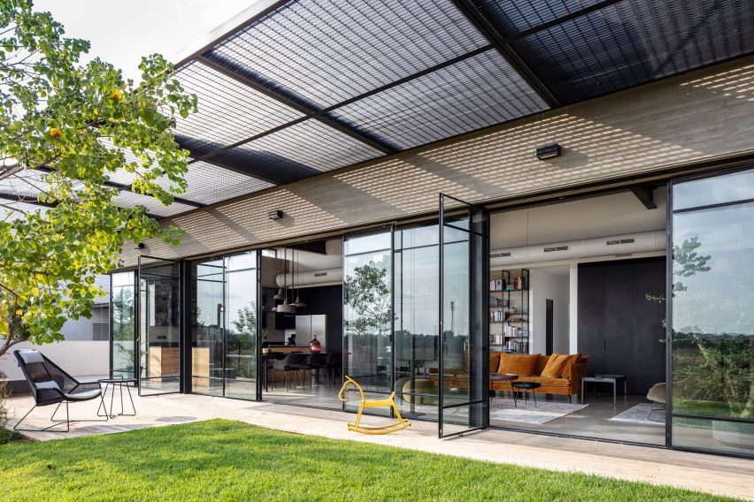 Bare House by Jacobs Yaniv Architects