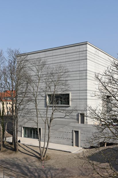 Bauhaus Museum Weimar by Heike Hanada